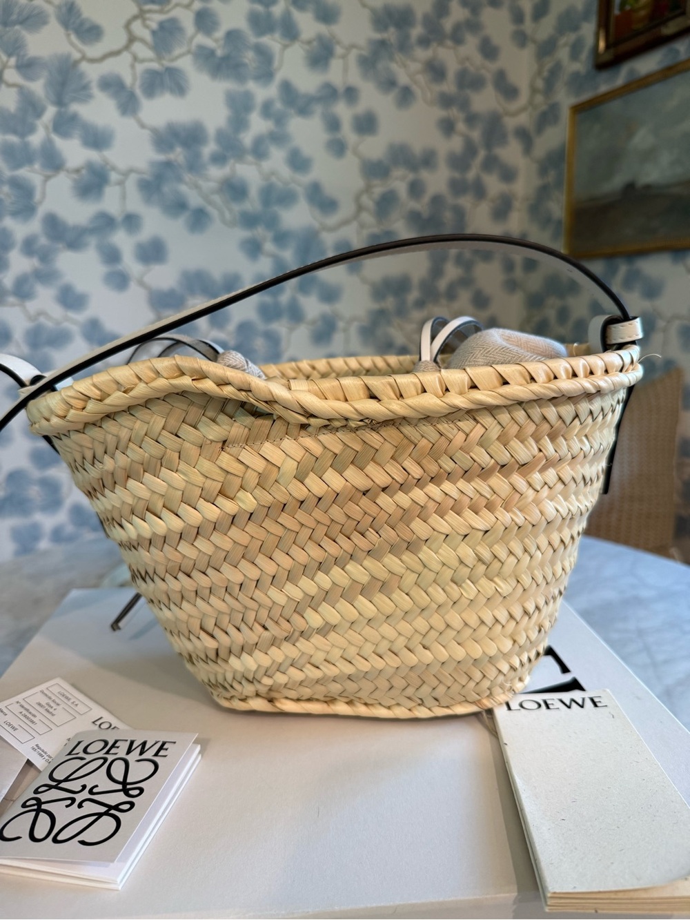 NWT LOEWE Anagram drawstring bucket bag in palm leaf and calfskin - Picture 5 of 9
